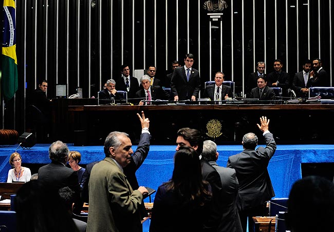 O presidente do Senado, Renan Calheiros (PMDB-AL), conduziu nesta terça-feira (07) a sessão plenária que aprovou o Projeto de Lei de Conversão (PLV) nº 9, de 2015. Foto: Jonas Pereira