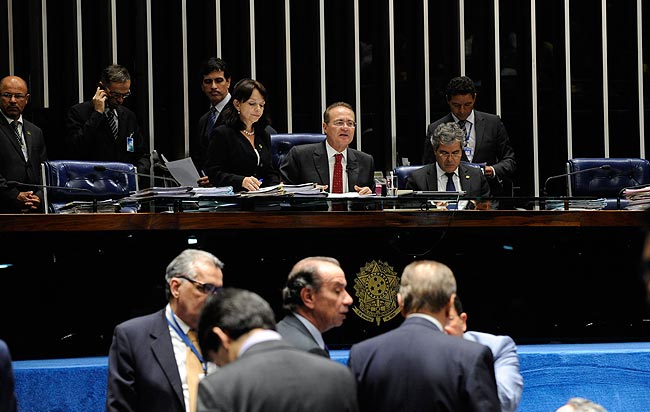 Renan promulga decreto legislativo que mantém o número de deputados federais em 2014