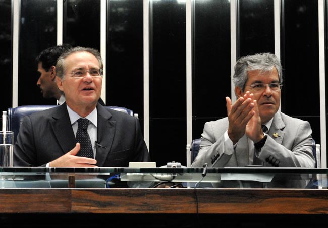 Presidente do senado, Renan Calheiros (PMDB-AL), elogia discurso de Serra. Foto: Jane de Araújo