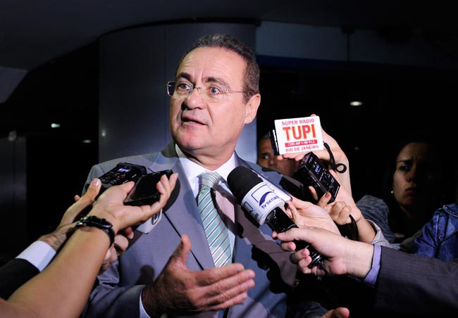 Presidente do Senado, Renan Calheiros (PMDB-AL), confirma que líderes vão decidir sobre CPI mista da Petrobras. Foto: Jane Araújo