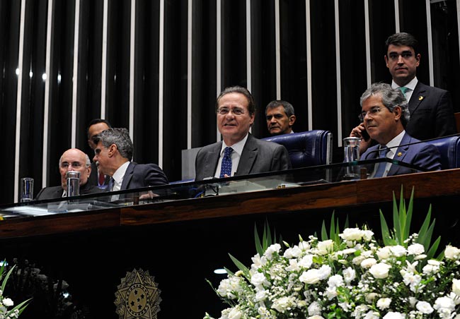 Renan Calheiros dá posse a novos senadores. Foto: Jane de Araújo