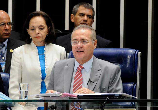 Presidente do Senado, Renan Calheiros (PMDB-AL) diz, que vai conduzir criação da CPI da Petrobras "com a mais absoluta isenção". Foto: Jonas Pereira