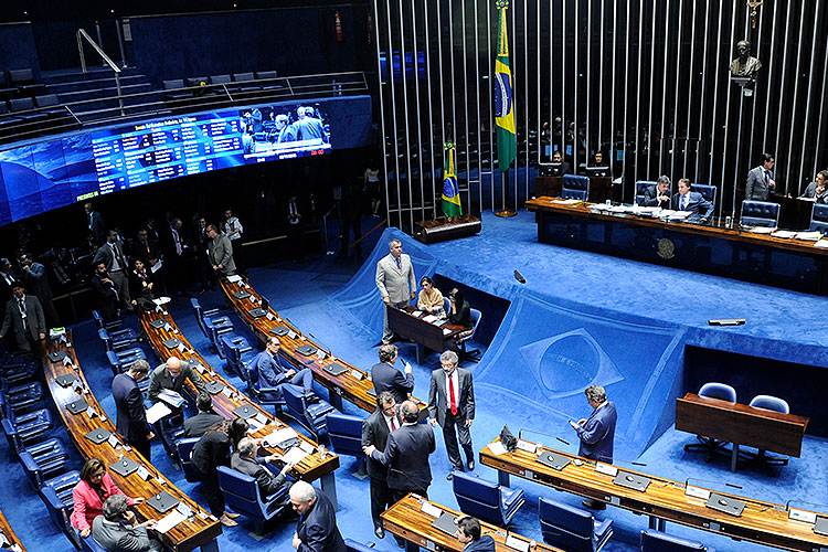 Senado aprova indenização aos usuários por falha no fornecimento de energia elétrica. Foto: Jonas Pereira