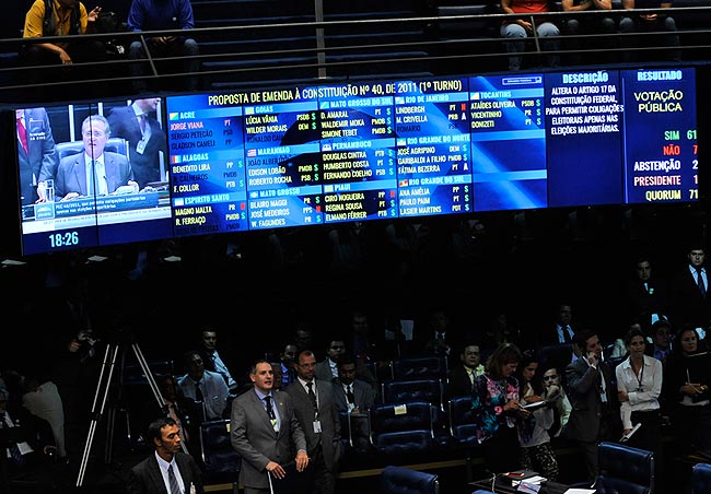 O presidente do Senado, Renan Calheiros (PMDB-AL), conduziu a sessão que aprovou a PEC 40 de 2011, que permite as coligações eleitorais apenas nas eleições majoritárias. Foto: Jonas Pereira