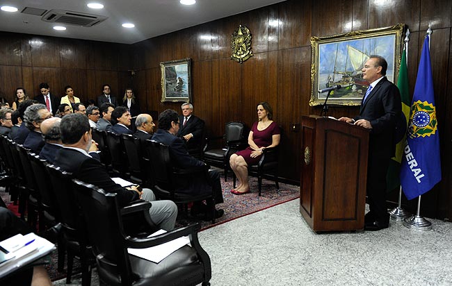 Renan Calheiros recebe ante-projeto de Lei da Execução Penal elaborado por Comissão de Juristas - Foto: Jane de Araújo