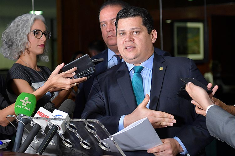 Presidente do Senado anuncia votação de posse de arma estendida em propriedade rural. Foto: Marcos Brandão