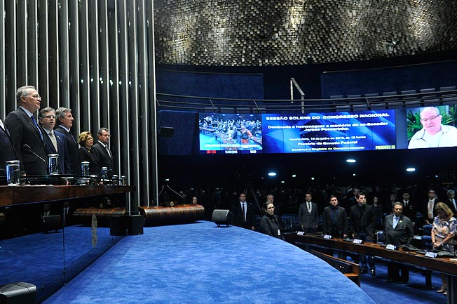 O presidente do Senado, Renan Calheiros (PMDB-AL), comandou nesta quarta-feira (15), sessão de homenagem ao falecimento do ex-senador Jarbas Passarinho. Foto: Jane de Araújo