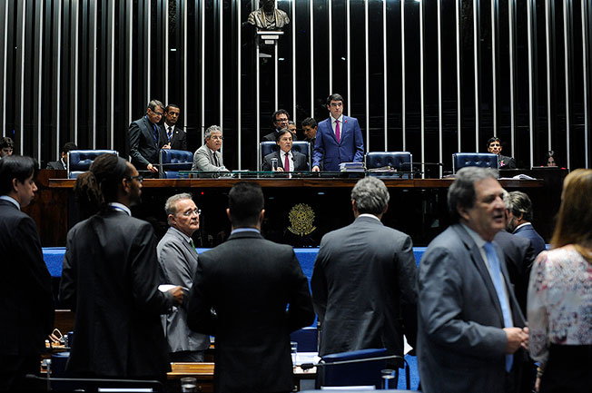 Eunício anuncia resultado do Jovens Senadores. Foto: Jonas Pereira