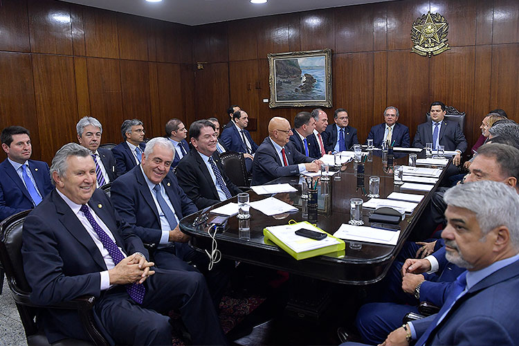 Davi recebe Paulo Guedes e 50 senadores em reunião sobre o Pacto Federativo. Foto: Marcos Brandão