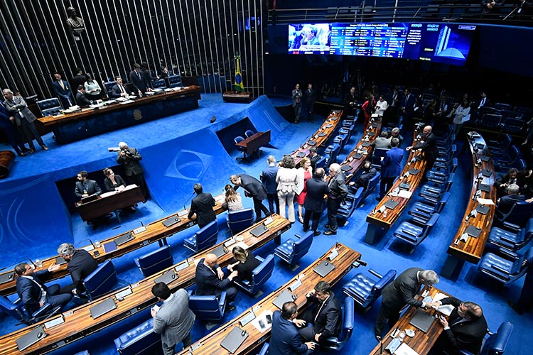 Senado aprova medidas contra corrupção. Marcos Oliveira