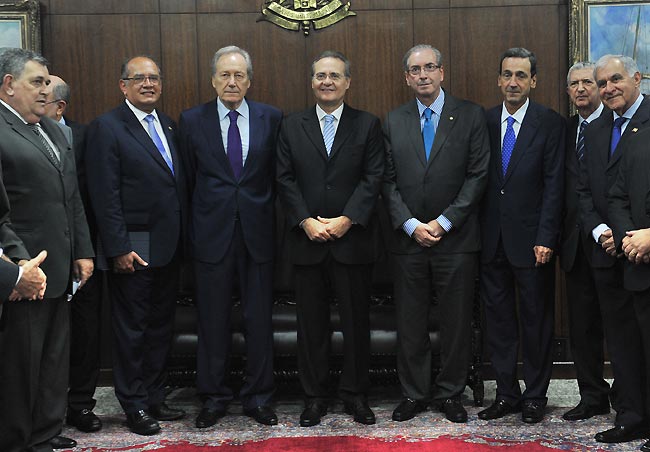 Presidente do senado, Renan Calheiros (PMDB-AL), recebe presidentes dos tribunais superiores e parlamentares para promulgação da EC 88/2015. Foto: Jane de Araújo