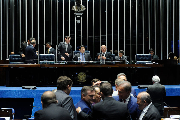 Presidente do Senado comanda aprovação de cartão de crédito em braile. Foto: Jonas Pereira