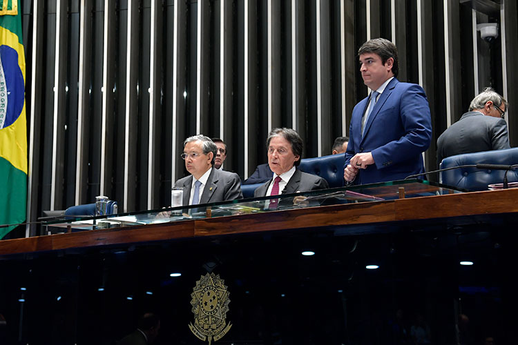 Senadores ampliam direitos das empregadas gestantes e lactantes. Foto: Marcos Brandão