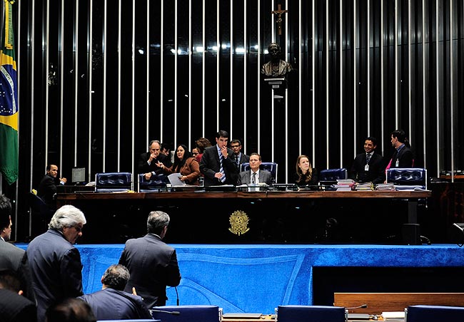 O presidente do Senado, Renan Calheiros (PMDB-AL), conduziu nesta quarta-feira (13) a sessão Plenária que decidiu enviar o Projeto de Lei do Senado (PLS) 236 de 2012. Foto: Jonas Pereira