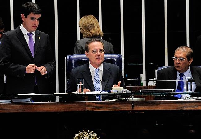 O presidente do Senado, Renan Calheiros (PMDB-AL), fez um relato em Plenário sobre a reunião com os governadores na manhã desta quarta-feira (20). Foto: Jonas Pereira