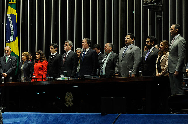 Eunício promulga Emenda Constitucional que beneficia funcionários de ex-territórios. Foto: Jane de Araújo