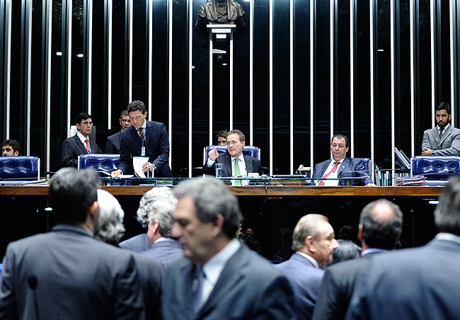O presidente do Senado, Renan Calheiros (PMDB-AL), anunciou que irá promulgar a Proposta de Emenda à Constituição (PEC) 7 de 2015 nessa quinta-feira (16). Foto: Marcos Oliveira