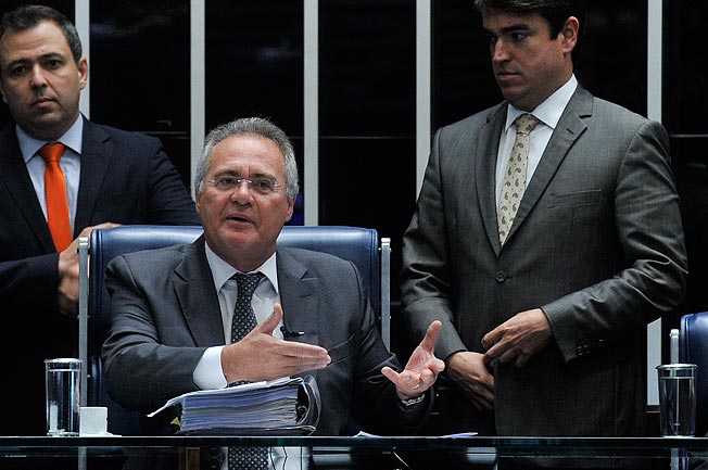 Renan abre sessão da votação da PEC do teto dos gastos. Foto: Jane de Araújo