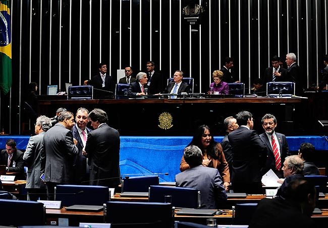 Renan explicou que o Congresso pretende aprovar um PLC para obrigar o governo a aplicar  o novo indexador da dívida no prazo de 30 dias. Foto: Jonas Pereira
