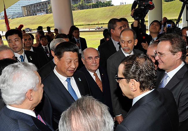 Renan garante a presidente chinês tramitação rápida para criação de banco dos BRICs. Foto: Jonas Pereira