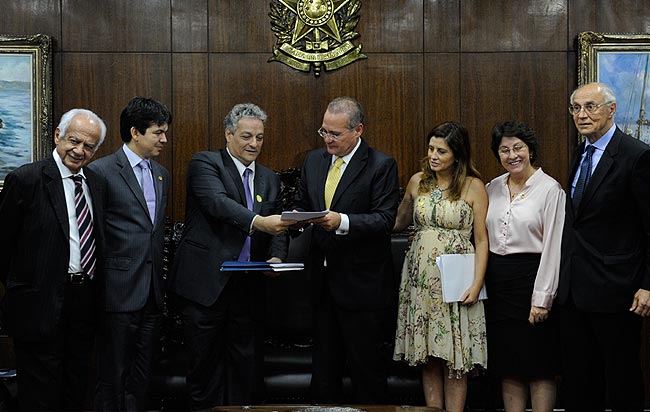 Presidente do Senado, Renan Calheiros (PMDB-AL), reitera em Plenário o compromisso da Casa com a economia de recursos.Foto: Jane de Araújo