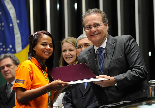 Renan Calheiros ressalta contribuição dos Jovens Senadores. Foto: Jane de Araújo