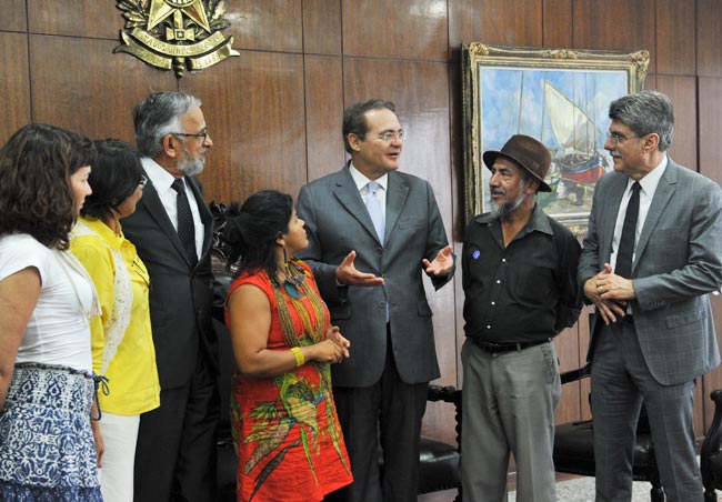 Presidente do senado, Renan Calheiros (PMDB-AL),  recebe povos indígenas e marca sessão solene. Foto: Jane de Araújo
