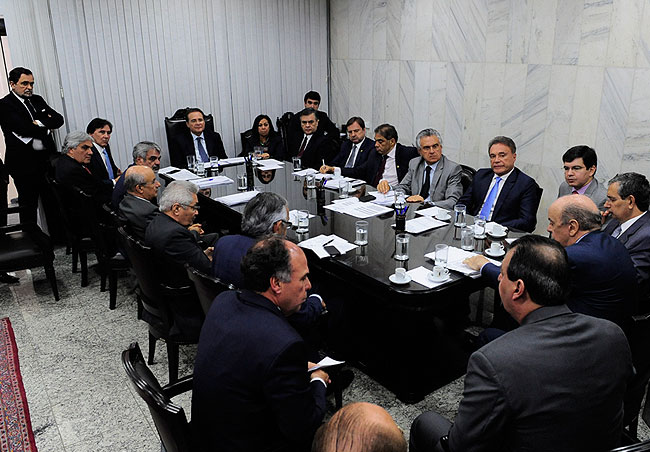 Em uma reunião de mais de duas horas com o presidente do Senado, Renan Calheiros (PMDB-AL), os líderes partidários não chegaram a um acordo sobre a ordem das votações na sessão desta terça-feira (30). Foto: Jonas Pereira