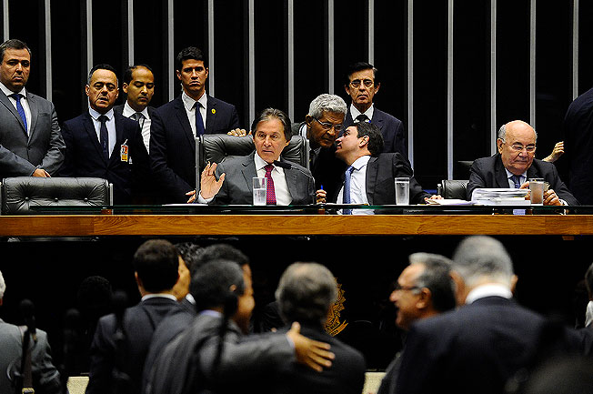 Parlamentares derrubam emendas e concluem votação da meta fiscal. Foto: Jonas Pereira