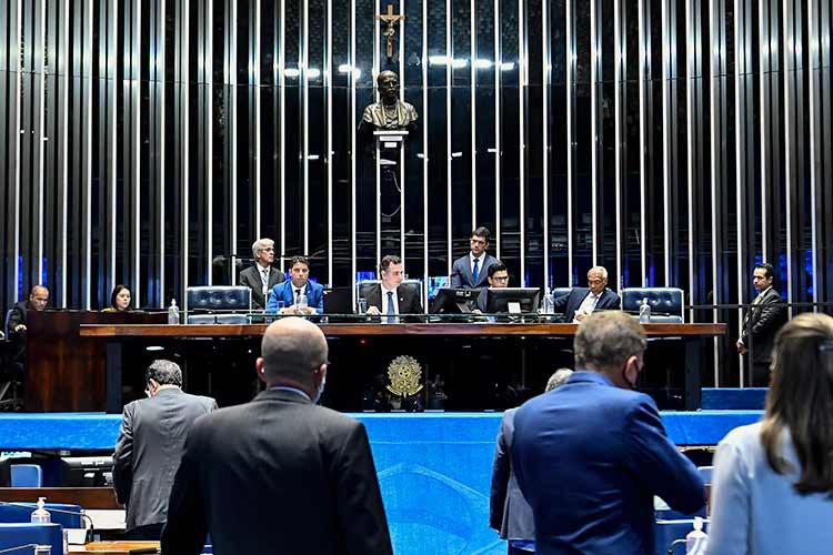 Senado aprova projeto que prevê descontos para inadimplentes do Fies