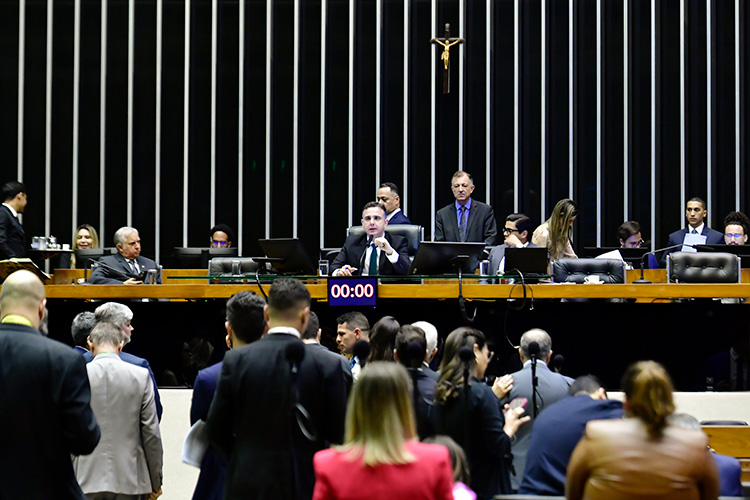 Congresso-aprova-crédito-extra-de-R$-15-bilhões.jpg
