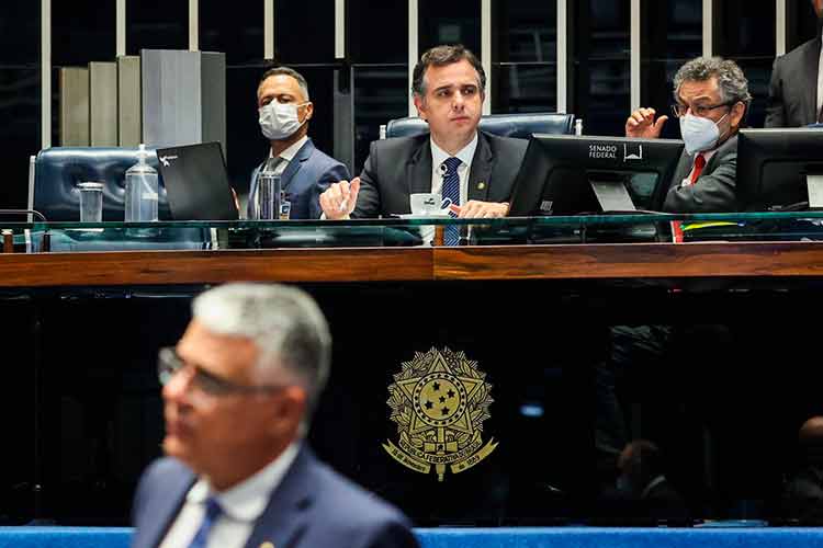 Senado aprova premiações a profissionais e a iniciativas em prol da melhoria da educação