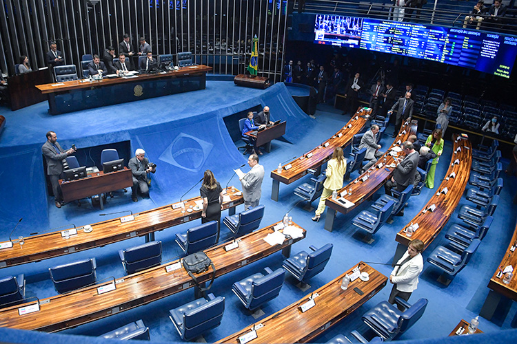 Senado-amplia-atendimento-das-centrais-telefônicas-de-utilidade-pública-a-pessoas-com-deficiência.jpg
