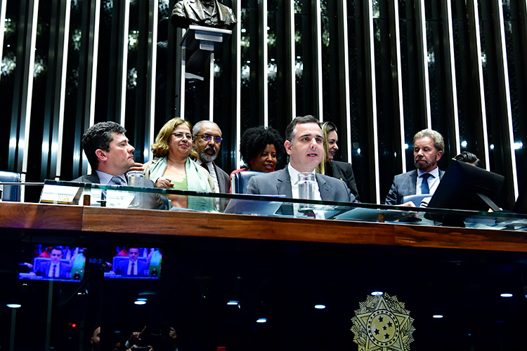 Senado-aprova-inclusão-de-assedio.jpg