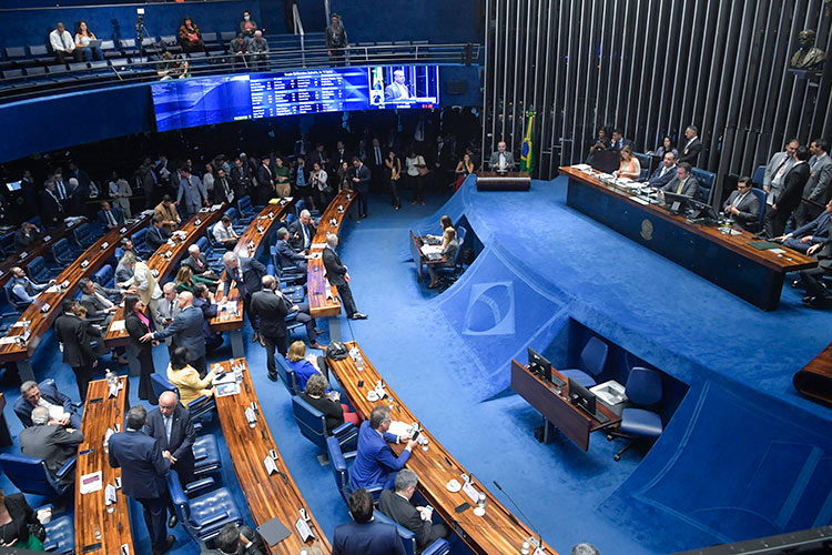 Senado-aprova-novo-regime-fiscal.jpg
