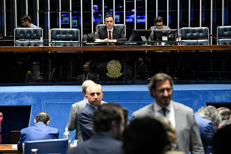 Senado-aprova-projeto-que-atenua-perda-de-repasse-do-FPM-a-mais-de-850-municípios.jpg