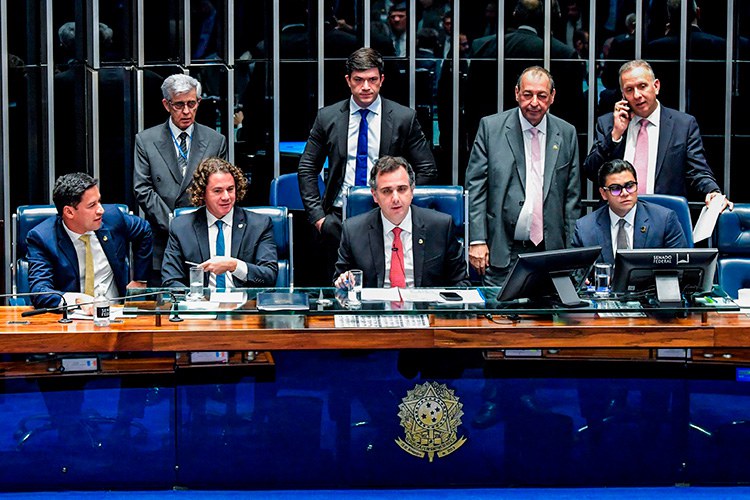 Senado-aprova-projeto-que-isenta-de-imposto-de-renda-quem-ganha-até-dois-salários-mínimos.jpg