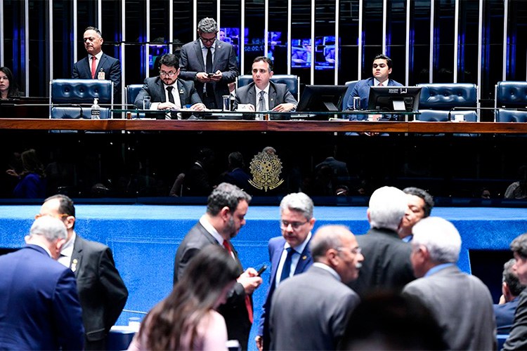 Senado-aprova-recondução-de-integrantes-dos-conselhos-do-CNMP-e-do-CNJ.jpg