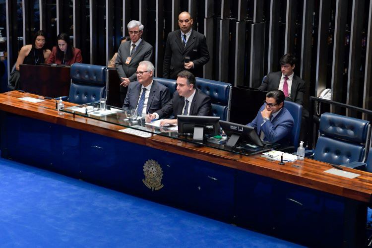 Vacinação em escolas.jpg