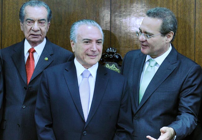 Presidente do Senado, Renan Calheiros (PMDB-AL), recebe visita do vice-presidente da República, Michel Temer (PMDB-SP), antes da participação na convenção do PMDB, realizada em um dos auditórios do Senado. Foto: Marcos Oliveira