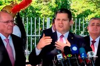 Alcolumbre: “Disputa entre os Poderes não interessa à sociedade brasileira”