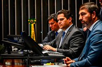 Com apoio do presidente Davi, aposentadoria especial para agentes de saúde é aprovada no Senado