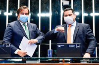 Congresso promulga emenda que simplifica compras e contratações durante a pandemia