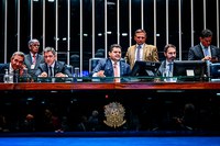 Davi acata pedido de urgência e anuncia votação de projeto que reforça proteção de crianças e adolescentes no ambiente digital