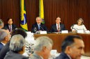Eunício participa de reunião sobre segurança pública com governadores no Palácio do Planalto