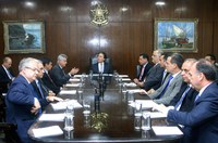 Eunício retoma Pacto Federativo em reunião com governadores