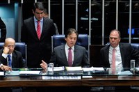 Plenário do Senado aprova indicação de Alexandre de Moraes ao STF
