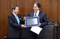 Presidente do Senado recebe prêmio Segurança Humana 2018