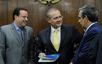 Defensores públicos pedem apoio de Renan para aprovar mudança na Constituição