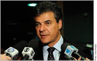 Governador do Paraná pede apoio a Renan Calheiros para empréstimo com o BID